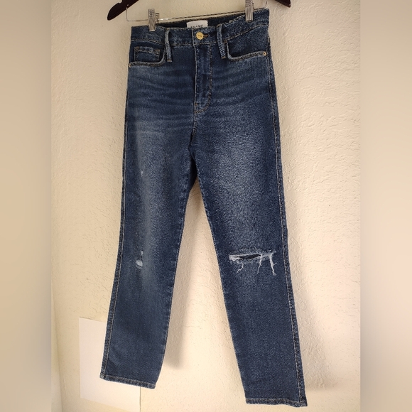 FRAME Le Sylvie Crop Distressed Denim Jeans - Picture 3 of 8